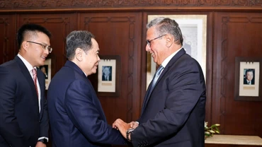 Chủ tịch Quốc hội Trần Thanh Mẫn hội kiến Thủ tướng Morocco Aziz Akhannouch. (Ảnh: TTXVN)