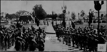 Đông đảo người dân tập trung tại Quảng trường Ba Đình nghe Chủ tịch Hồ Chí Minh đọc bản Tuyên ngôn độc lập sáng 2/9/1945. (Ảnh tư liệu: TTXVN)