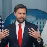Phó Tổng thống Mỹ JD Vance phát biểu tại cuộc họp báo ở Nhà trắng, Washington, D.C. (Ảnh: THX)
