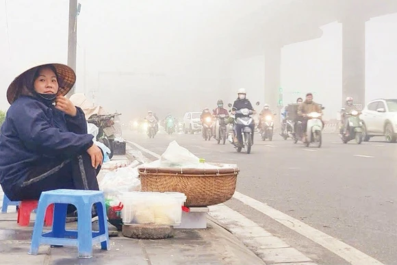 Tình trạng ô nhiễm không khí trên địa bàn thành phố Hà Nội tiếp tục gia tăng từ đầu tháng 12 đến nay.