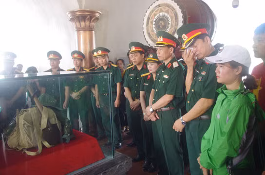 Đến với đảo “Thép” anh hùng ảnh 7