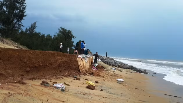 Các địa phương dốc sức khắc phục hậu quả bão số 10 ảnh 10