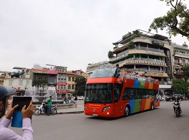 Chạy thử nghiệm xe buýt hai tầng tại Thủ đô ảnh 9