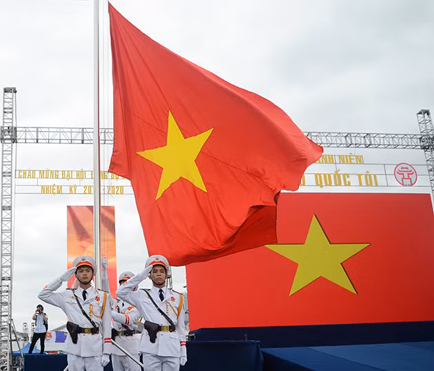 Hàng nghìn đoàn viên, thanh niên hát Quốc ca dưới cờ Tổ quốc ảnh 1 Hàng nghìn đoàn viên, thanh niên hát Quốc ca dưới cờ Tổ quốc ảnh 1