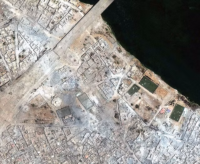 Thành phố Mosul bị IS tàn phá qua hình ảnh vệ tinh ảnh 8 Thành phố Mosul bị IS tàn phá qua hình ảnh vệ tinh ảnh 8