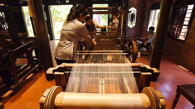 Nghề tơ lụa ở Mã Châu ảnh 2