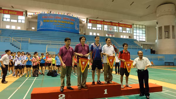 Đội báo Nhân Dân tham dự giải Bóng bàn, cầu lông Hội Nhà báo Hưng Yên và Thái Nguyên mở rộng ảnh 1 Đội báo Nhân Dân tham dự giải Bóng bàn, cầu lông Hội Nhà báo Hưng Yên và Thái Nguyên mở rộng ảnh 1