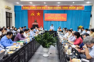 Thường trực Tỉnh ủy Vĩnh Long làm việc với ngành Nông nghiệp và Môi trường về thực hiện Nghị quyết Tỉnh ủy 6 tháng đầu năm.