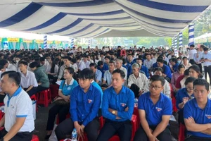 Đông đảo học sinh, sinh viên, người lao động tham gia Ngày hội việc làm năm 2025.