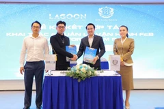 Lễ ký kết hợp tác “Khai thác và Quản lý vận hành F&B tại CaraWorld Cam Ranh”.