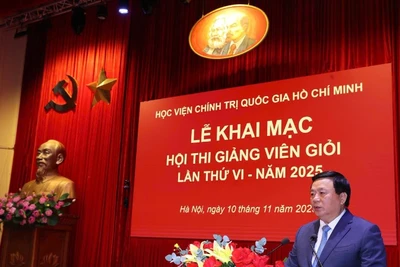 Đồng chí Nguyễn Xuân Thắng phát biểu khai mạc Hội thi giảng viên giỏi cấp Học viện lần thứ VI năm 2025 của Học viện Chính trị quốc gia Hồ Chí Minh. 