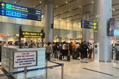 Tại Cảng hàng không quốc tế Đà Nẵng, cơ quan chức năng Đà Nẵng tăng cường giám sát, phòng, chống dịch bệnh do virus Nipah gây ra. (Ảnh: Trung tâm Kiểm soát bệnh tật thành phố Đà Nẵng cung cấp)