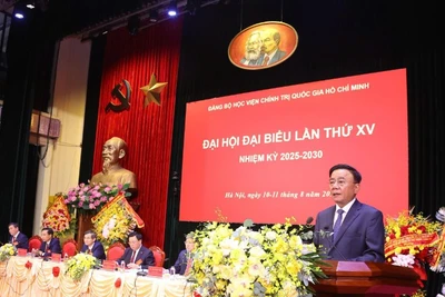 Đồng chí Trần Cẩm Tú, Ủy viên Bộ Chính trị, Thường trực Ban Bí thư, Bí thư Đảng ủy các cơ quan Đảng Trung ương phát biểu chỉ đạo Đại hội đại biểu Đảng bộ Học viện Chính trị quốc gia Hồ Chí Minh lần thứ XV, nhiệm kỳ 2025-2030.