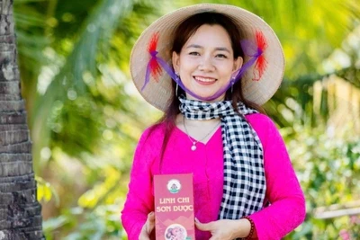 Chị Châu Thị Nương (xã Cô Tô, tỉnh An Giang) là nông dân Việt Nam xuất sắc năm 2025 với mô hình trồng nấm. (Ảnh: Ban Tổ chức cung cấp).