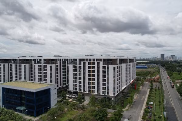 Nhiều chính sách về đất đai và nhà ở được tháo gỡ đã giúp tăng nguồn thu cho ngân sách, đồng thời giúp nhiều người tiếp cận với nơi ở ổn định. 