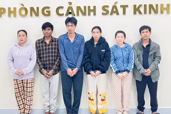 Các bị can tại cơ quan chức năng. (Ảnh: Công an cung cấp)