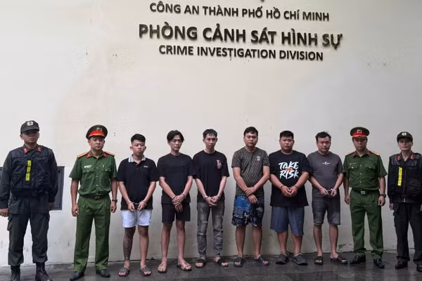 Các đối tượng tại cơ quan chức năng. (Ảnh: Công an cung cấp)