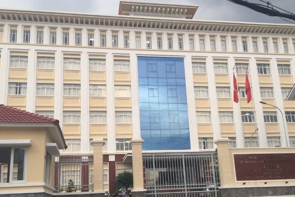 Trụ sở Ủy ban nhân dân Quận 9 cũ nay được bố trí, sắp xếp trở thành Ban Quản lý Đường sắt đô thị Thành phố Hồ Chí Minh. 