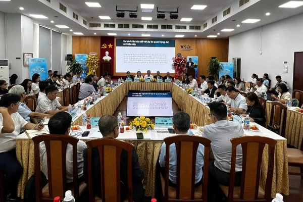 Toàn cảnh tọa đàm. 