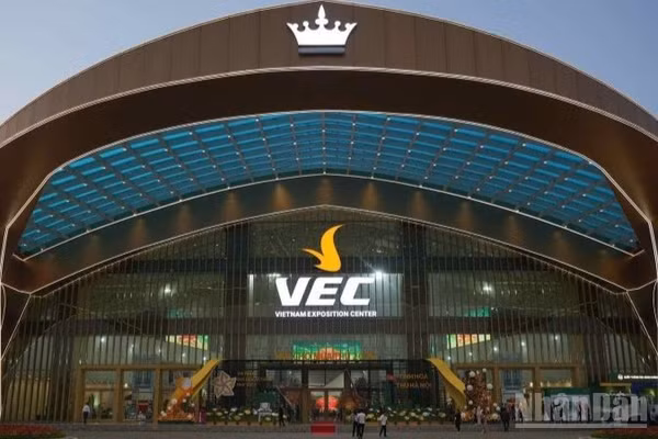 Hội chợ Mùa Thu 2025, sự kiện thương mại, đầu tư, du lịch và văn hóa quy mô quốc gia do Bộ Công thương chủ trì, kéo dài đến ngày 4/11/2025.