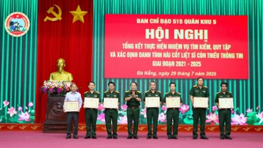 Quân khu 5 đã trao tặng Bằng khen của Bộ Quốc Phòng cho 5 tập thể và 7 cá nhân vì đã có thành tích xuất sắc trong thực hiện nhiệm vụ tìm kiếm, quy tập và xác định danh tính hài cốt liệt sĩ còn thiếu thông tin giai đoạn 2021-2025.
