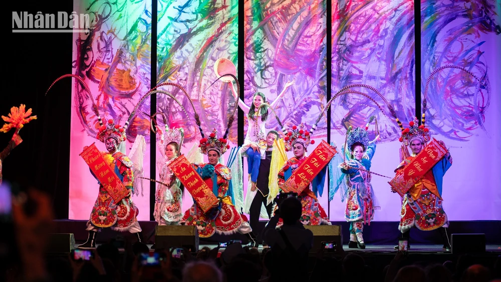 "Tết Baltard" của cộng đồng người Việt Nam tại Pháp là nơi những giá trị truyền thống được tôn vinh và nhịp cầu hữu nghị ngày một bền chặt.