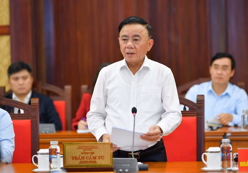 Đồng chí Trần Cẩm Tú, Ủy viên Bộ Chính trị, Thường trực Ban Bí thư, Trưởng Tiểu ban Tổ chức phục vụ Đại hội XIV của Đảng chủ trì họp Thường trực Tiểu ban. (Ảnh: THẾ ĐẠI)