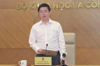 Thứ trưởng Khoa học và Công nghệ Bùi Hoàng Phương phát biểu tại buổi họp báo. (Ảnh: BÍCH LIÊN)