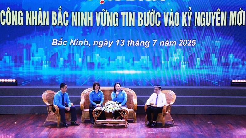 Các cán bộ công đoàn tham gia Tọa đàm. img-2025-07-13-132334.jpg
