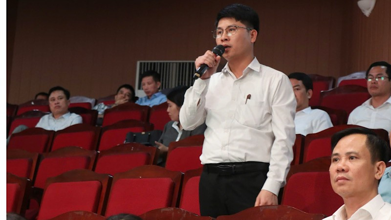 Các ý kiến trao đổi, hỏi đáp tại hội nghị. img-2025-06-09-172048.jpg