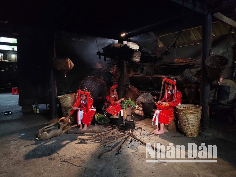 Văn hóa bản địa là tài nguyên du lịch thu hút du khách. (Ảnh: VŨ LINH) img-8982-1758.jpg