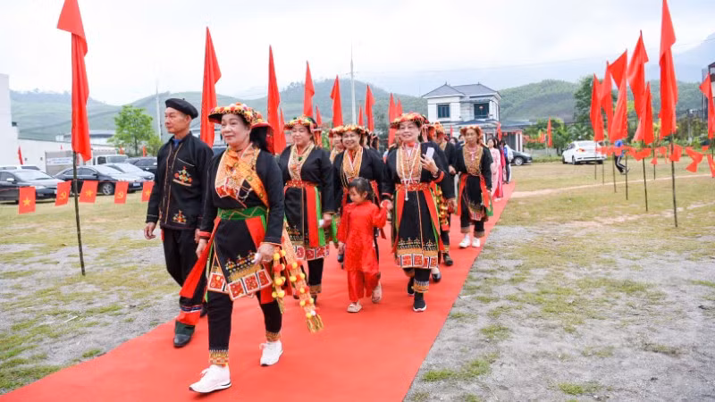 Bà con vùng cao Tây Yên Tử phấn khởi dự Ngày hội non sông.