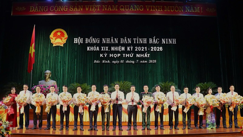 Kỳ họp thứ nhất, Hội đồng nhân dân tỉnh Bắc Ninh khóa XIX, nhiệm kỳ 2021-2026 thông qua các nghị quyết quan trọng liên quan việc kiện toàn tổ chức bộ máy theo thẩm quyền, tạo cơ sở pháp lý quan trọng, bảo đảm cho hoạt động của bộ máy chính quyền tỉnh Bắc Ninh vận hành thông suốt, hiệu quả sau khi hợp nhất. img-2025-07-01-133824.jpg