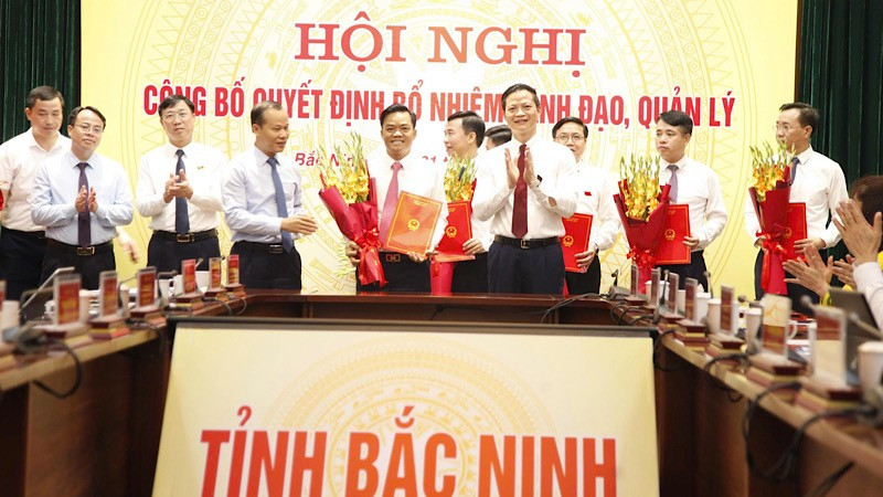 Ủy ban nhân dân tỉnh Bắc Ninh tổ chức hội nghị công bố quyết định bổ nhiệm lãnh đạo, quản lý. img-2025-07-01-134333.jpg
