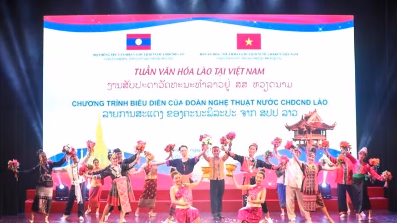 Giao lưu văn hóa Việt Nam-Lào. (Ảnh: BVHTTDL)