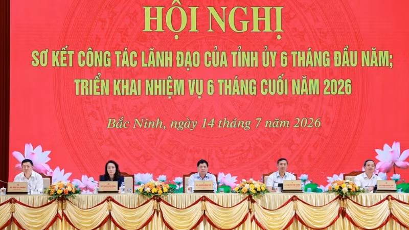 Các đồng chí chủ trì hội nghị.