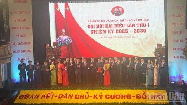 Ban Chấp hành Đảng bộ Bộ Văn hóa Thể thao và Du lịch nhiệm kỳ 2025-2030. ndo_br_img-9428-6470.jpg