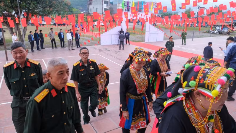 Cử tri xã Tây Yên Tử, Bắc Ninh tích cực đi bỏ phiếu thực hiện quyền, nghĩa vụ của công dân.