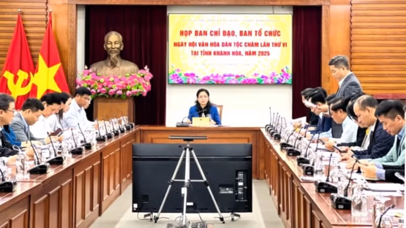 Họp Ban chỉ đạo, Ban tổ chức Ngày hội Văn hóa dân tộc Chăm lần thứ 6. 