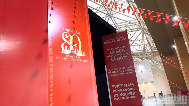 Triển lãm thành tựu đất nước dừng đón khách tham quan từ 16 giờ ngày 15/9. 