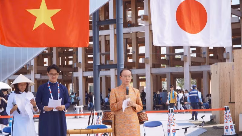 Ông Lê Ngọc Định, Chủ tịch Hội Giao lưu Văn hoá Việt-Nhật khai mạc.