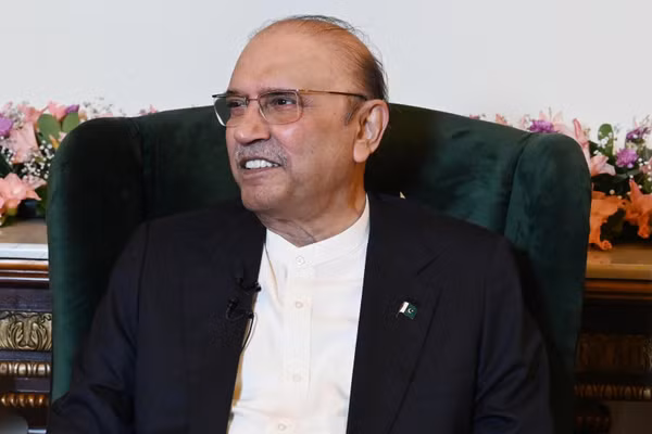 Tổng thống Pakistan Asif Ali Zardari bày tỏ tích cực trước thông tin Mỹ và Iran nhất trí về Bản ghi nhớ (MoU), cho rằng điều này có thể mở đường cho một thỏa thuận cuối cùng và đem lại hòa bình lâu dài cho khu vực. (Ảnh: THX/TTXVN)