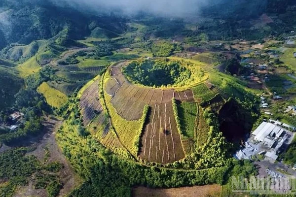 Núi lửa Nâm Kar - một trong những núi lửa nằm trong hệ thống của Công viên địa chất toàn cầu UNESCO Đắk Nông.