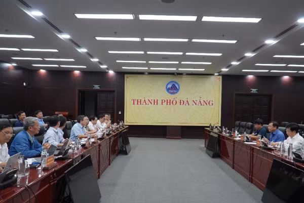 Đoàn công tác làm việc về quản lý đê điều, hồ đập và vận hành thủy điện điều tiết lũ trên địa bàn thành phố Đà Nẵng.