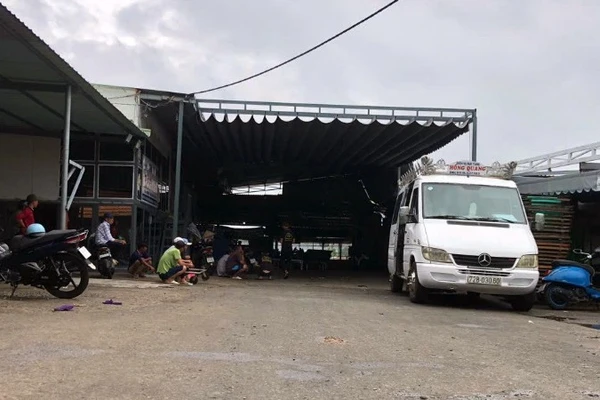 Hiện trường nơi xảy ra vụ nổ bình khí nén làm một người tử vong ở xã Long Hải, Thành phố Hồ Chí Minh.