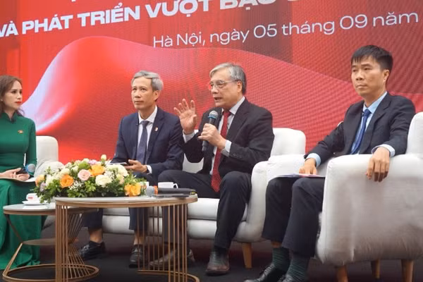 Tọa đàm "Khát vọng hùng cường trong kỷ nguyên số và phát triển vượt bậc về khoa học công nghệ.