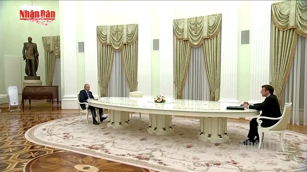 [Video] Tổng thống Pháp E. Macron muốn châu Âu nối lại đối thoại với Nga 