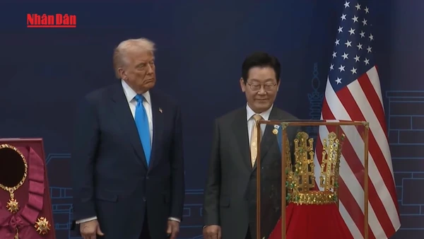 [Video] Mỹ và Hàn Quốc đạt thỏa thuận thương mại, an ninh và hợp tác tàu ngầm hạt nhân 