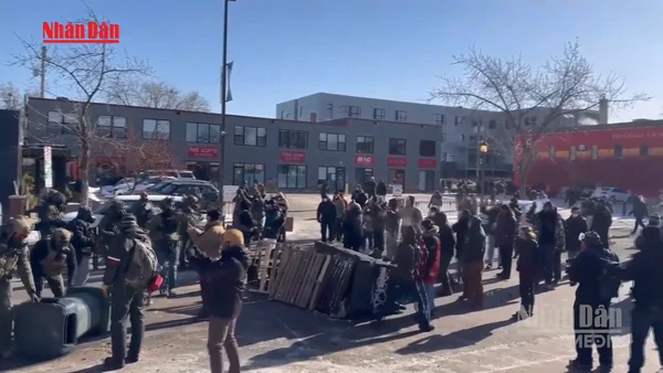 [Video] Biểu tình lan rộng tại Mỹ phản đối chiến dịch truy quét nhập cư của ICE