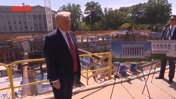 [Video] Tổng thống Mỹ D. Trump vấp chỉ trích vì dự án Phòng Khiêu vũ Nhà Trắng 